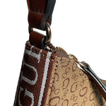 Bolsa de Mano Guess Café con Monedero