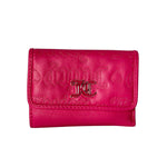 Cartera Juicy Couture Fucsia con Detalles Dorados